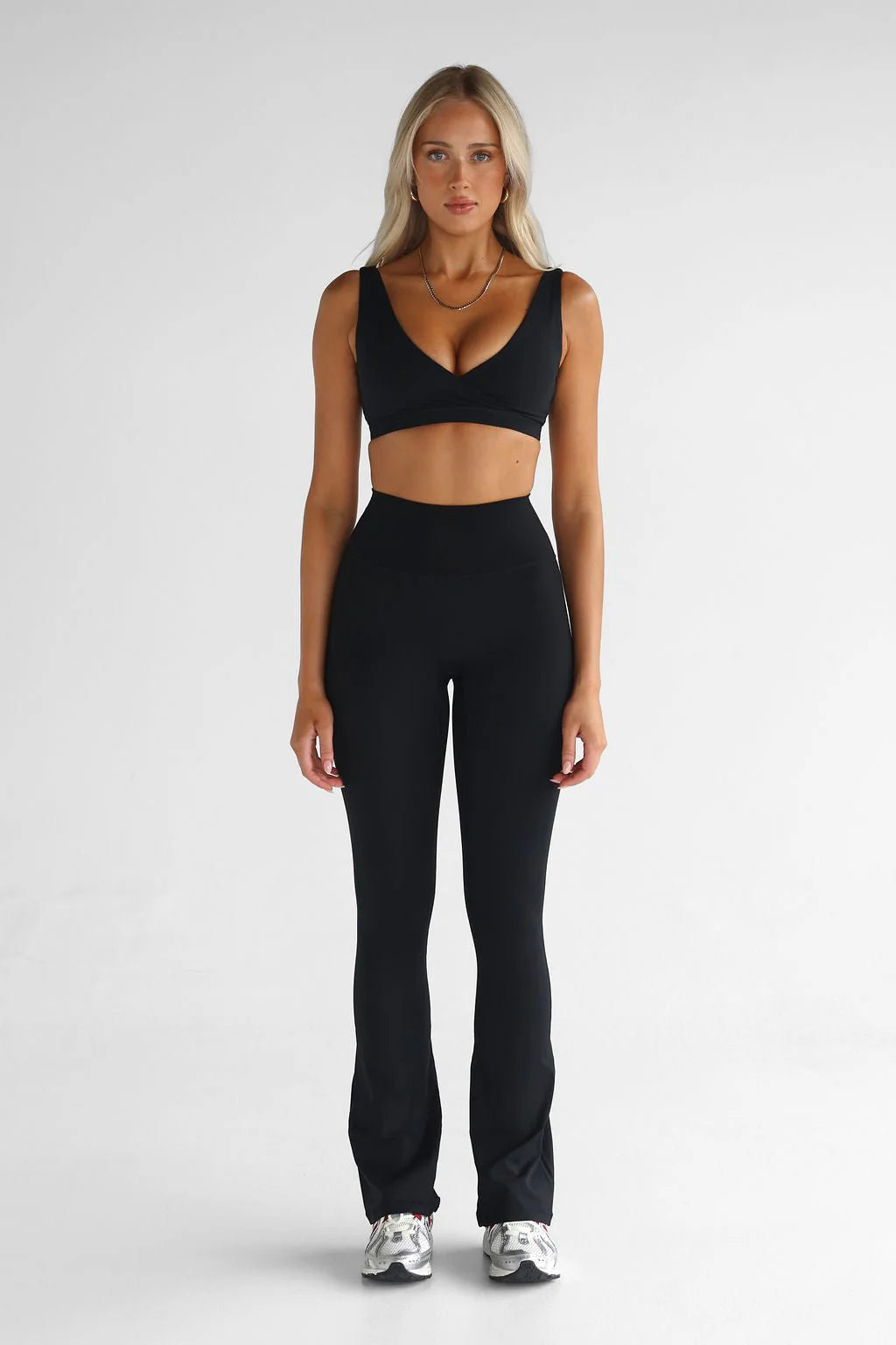 sculpt-flare-leggings-black-362889.webp