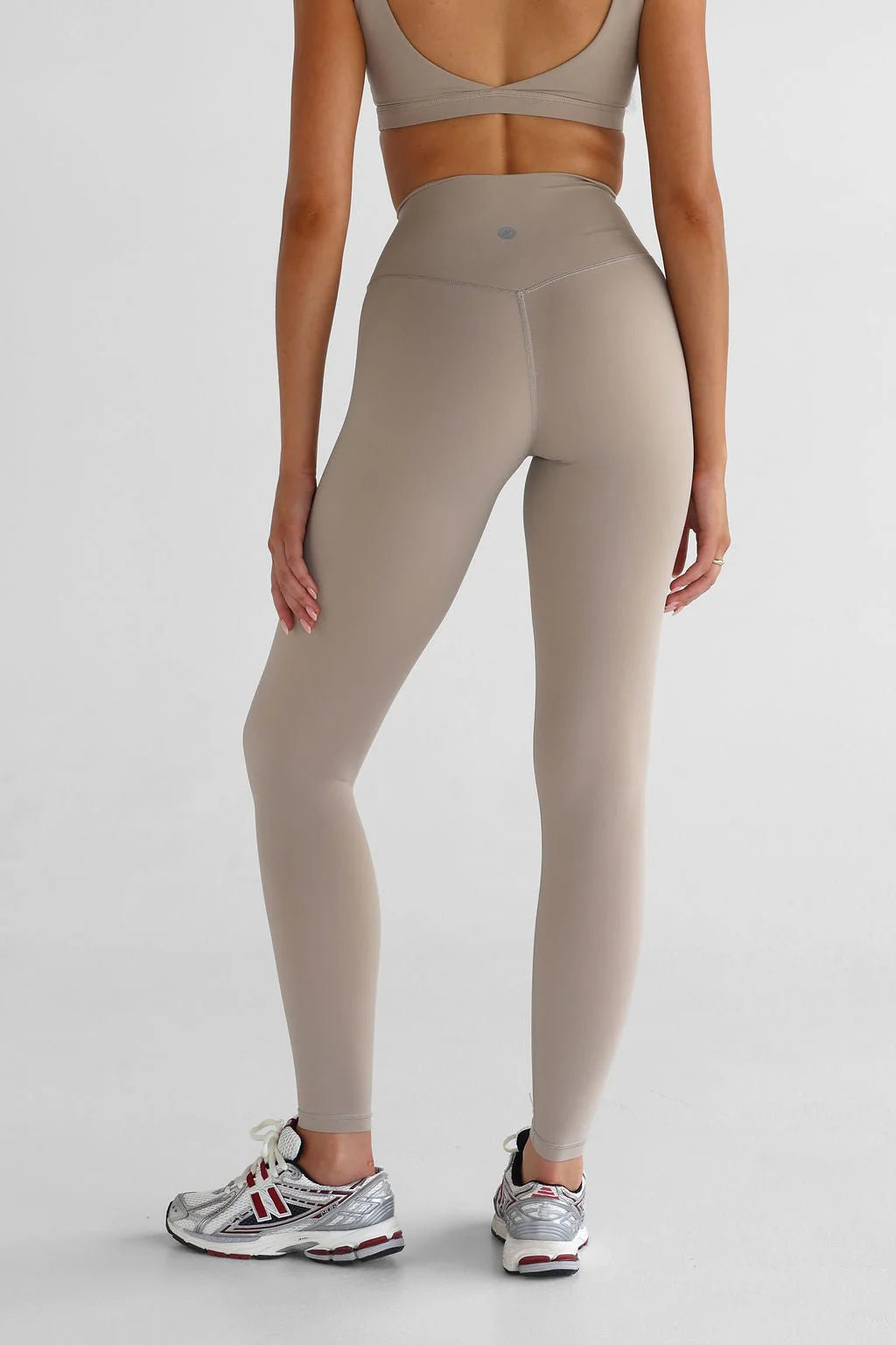 sculpt-full-length-leggings-latte-406956.webp